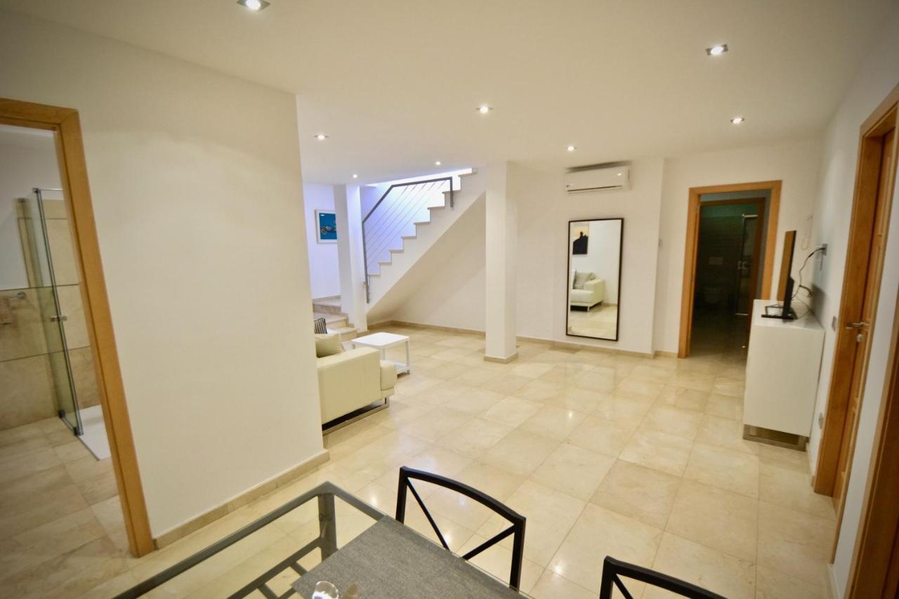 Villa Katarina In Beautiful Tauro With Private Heated Swimming Pool 塔乌里托 外观 照片